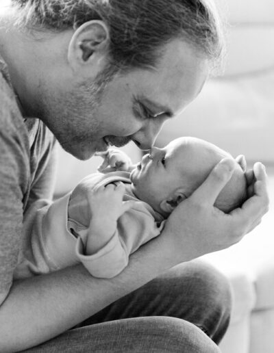Vater mit Baby Foto Shooting Weinland