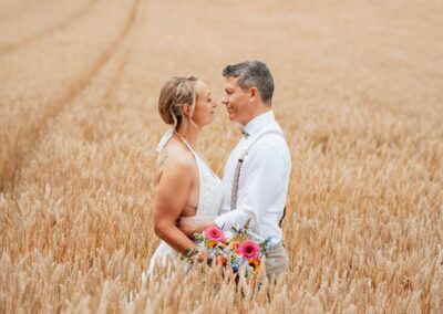 Brautpaar im Weizen Hochzeitsfotograf Frauenfeld