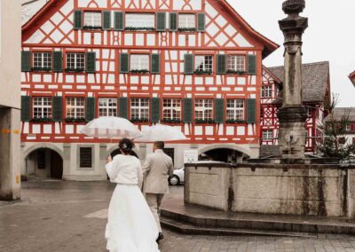 Brautpaar Hochzeitsfotograf in Bülach Rathaus