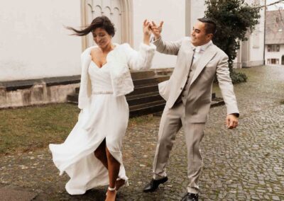 Tanzen im Regen Hochzeitsfotograf in Bülach